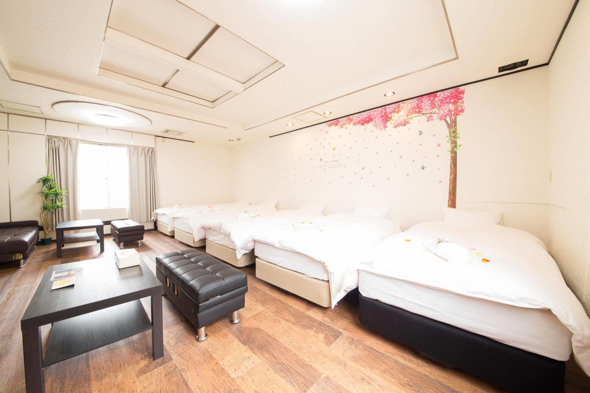 Hotel Candy Hall (Adults Only) Osaka Buitenkant foto