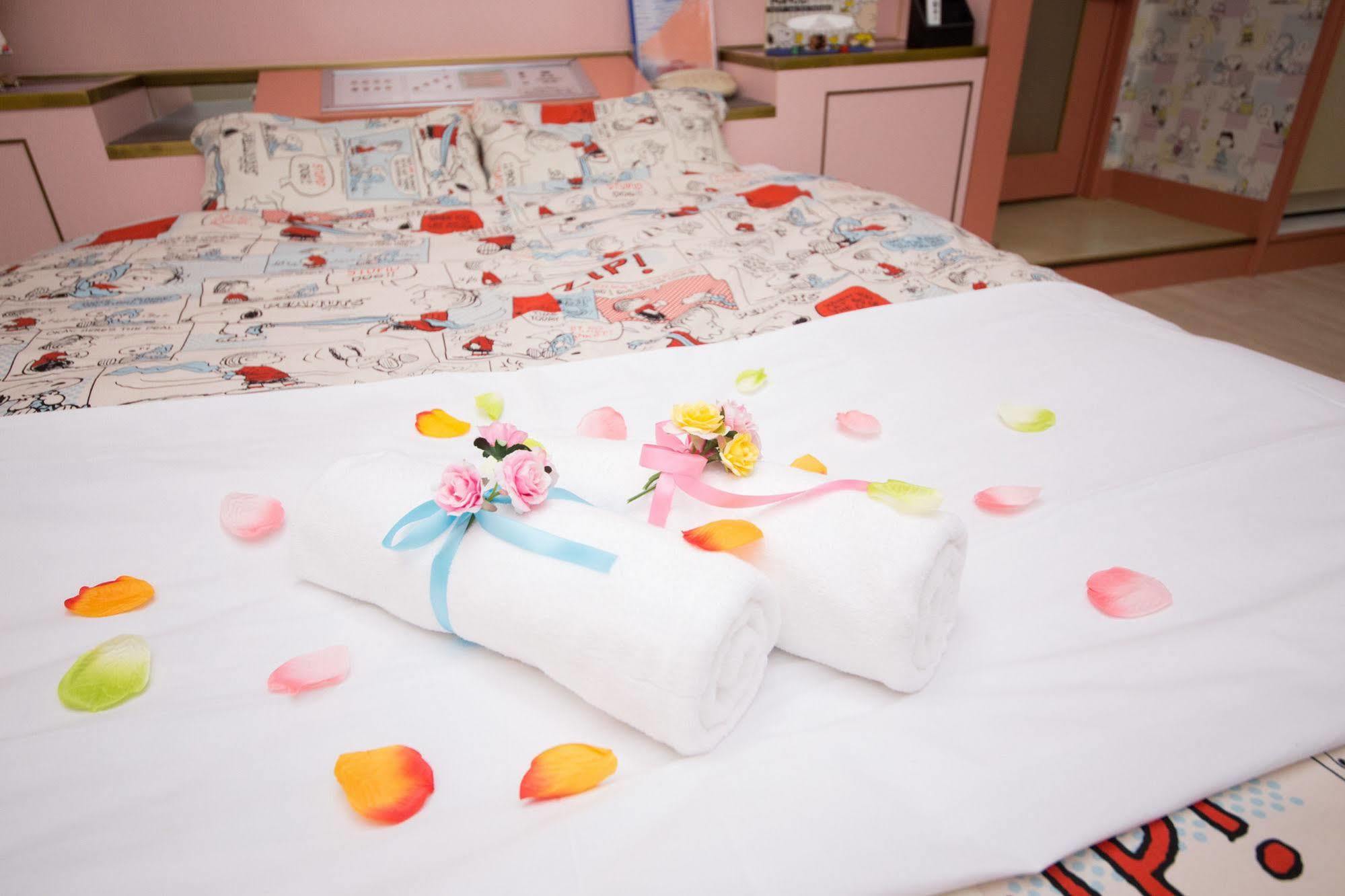 Hotel Candy Hall (Adults Only) Osaka Buitenkant foto