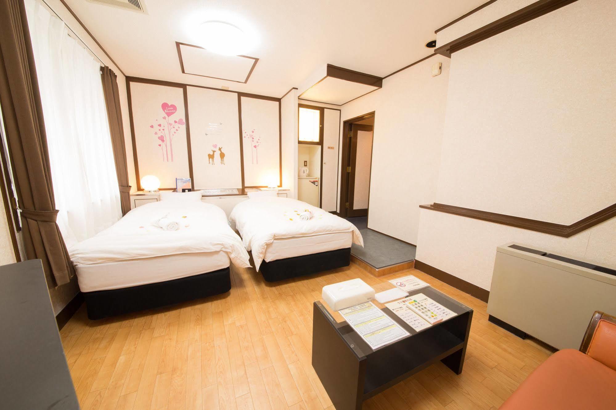 Hotel Candy Hall (Adults Only) Osaka Buitenkant foto
