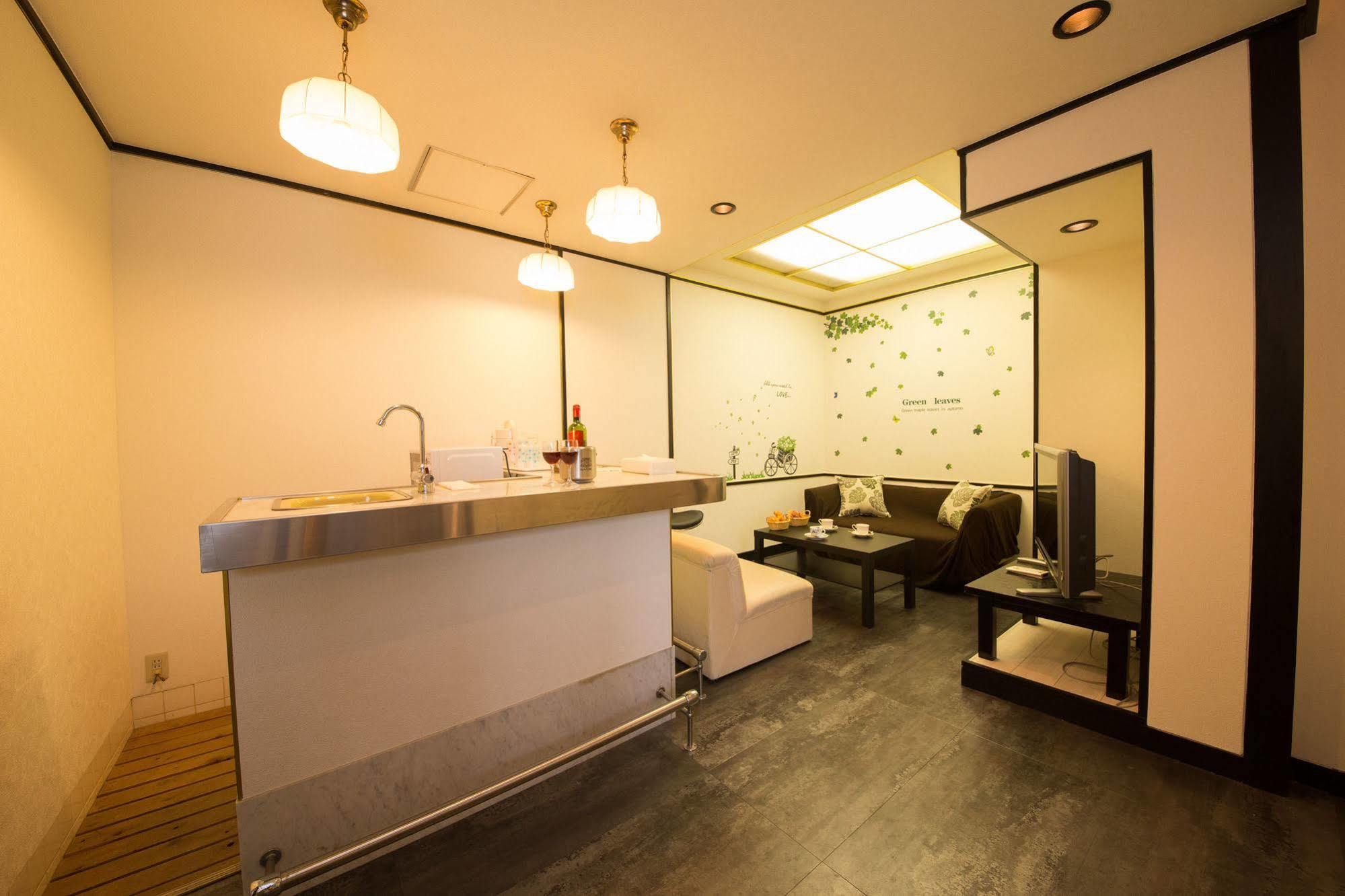 Hotel Candy Hall (Adults Only) Osaka Buitenkant foto