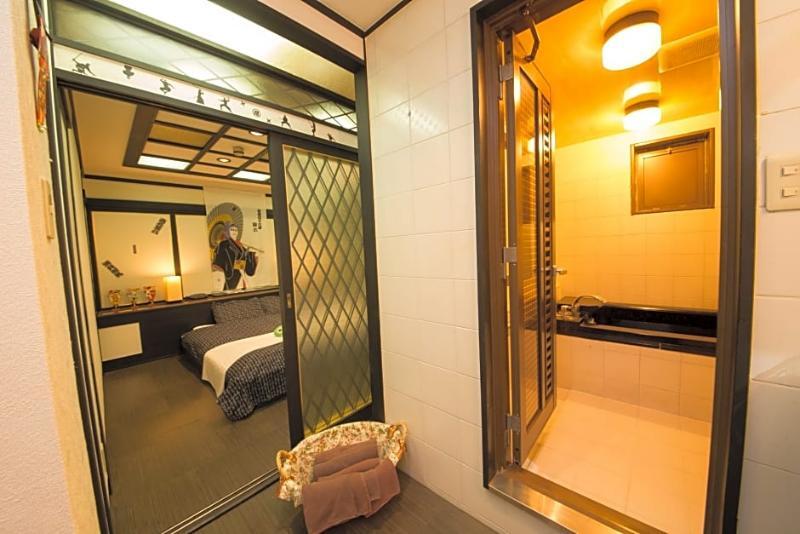 Hotel Candy Hall (Adults Only) Osaka Buitenkant foto