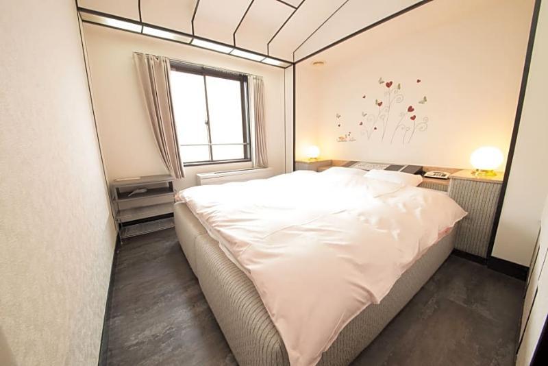 Hotel Candy Hall (Adults Only) Osaka Buitenkant foto
