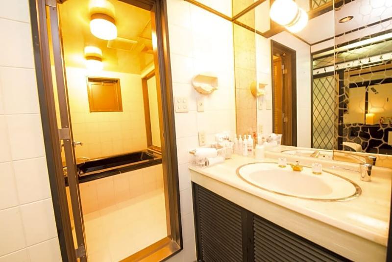 Hotel Candy Hall (Adults Only) Osaka Buitenkant foto